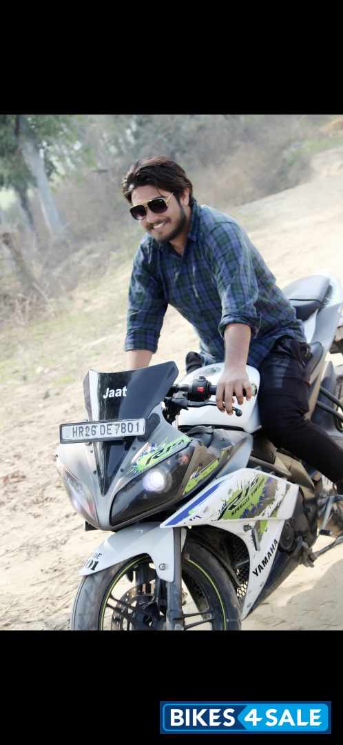 White Nd Grey Yamaha YZF R15 V2