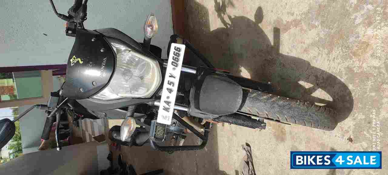 Black Honda CB Unicorn 160