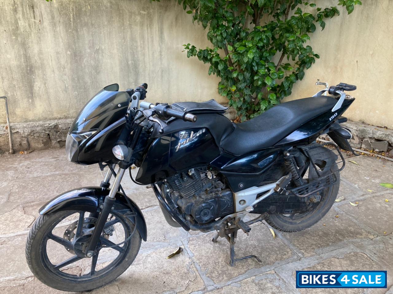 Black Bajaj Pulsar 150 DTSi