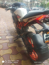 White KTM RC 200