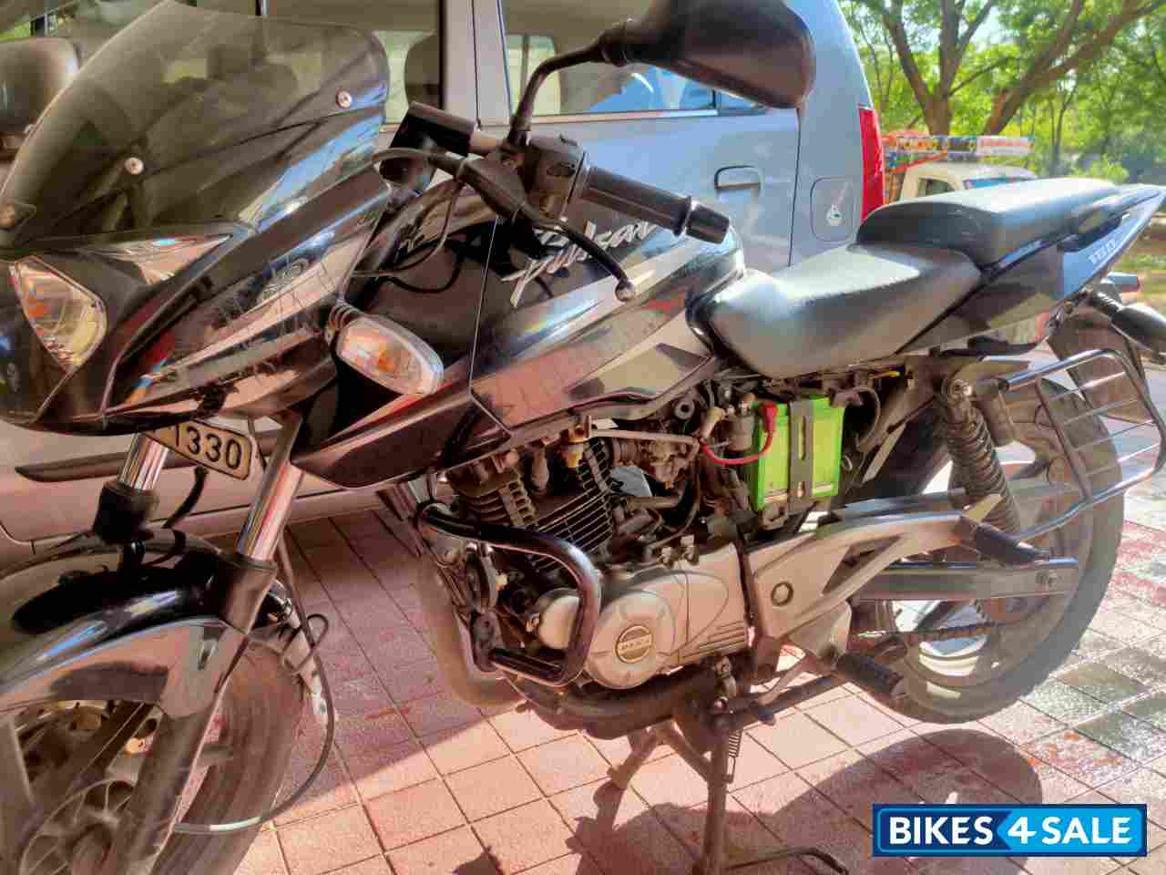 Black Bajaj Pulsar 180 DTSi