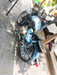 Squadron Blue Royal Enfield Classic Squadron Blue