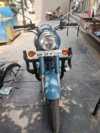 Squadron Blue Royal Enfield Classic Squadron Blue