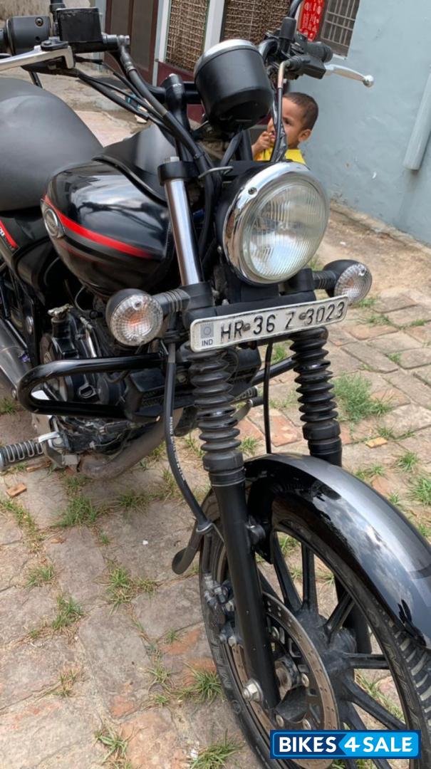 Black Bajaj Avenger Street 220