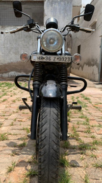 Black Bajaj Avenger Street 220