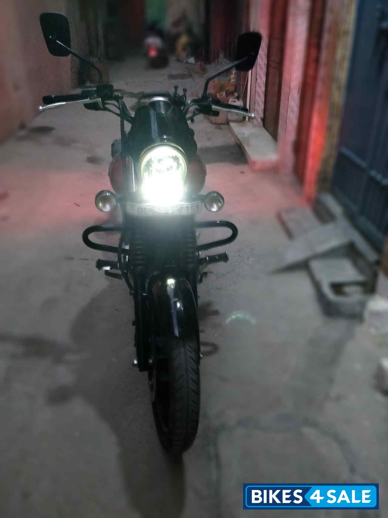 Bajaj Avenger Street 180