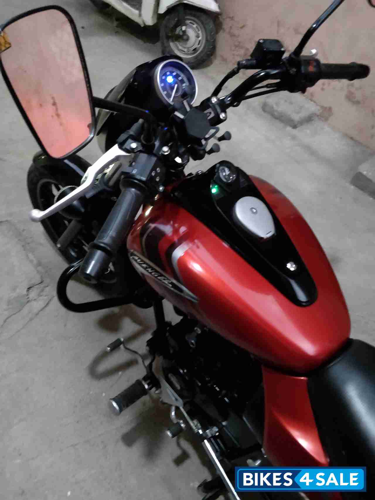 Bajaj Avenger Street 180