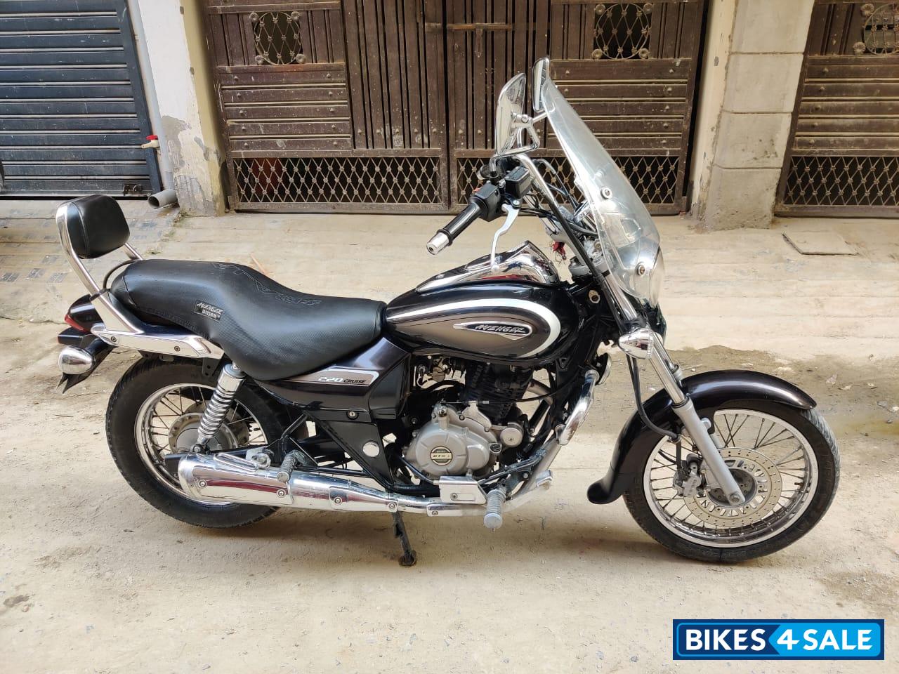 Bajaj Avenger Cruise 220 Bajaj Avenger Cruise 220