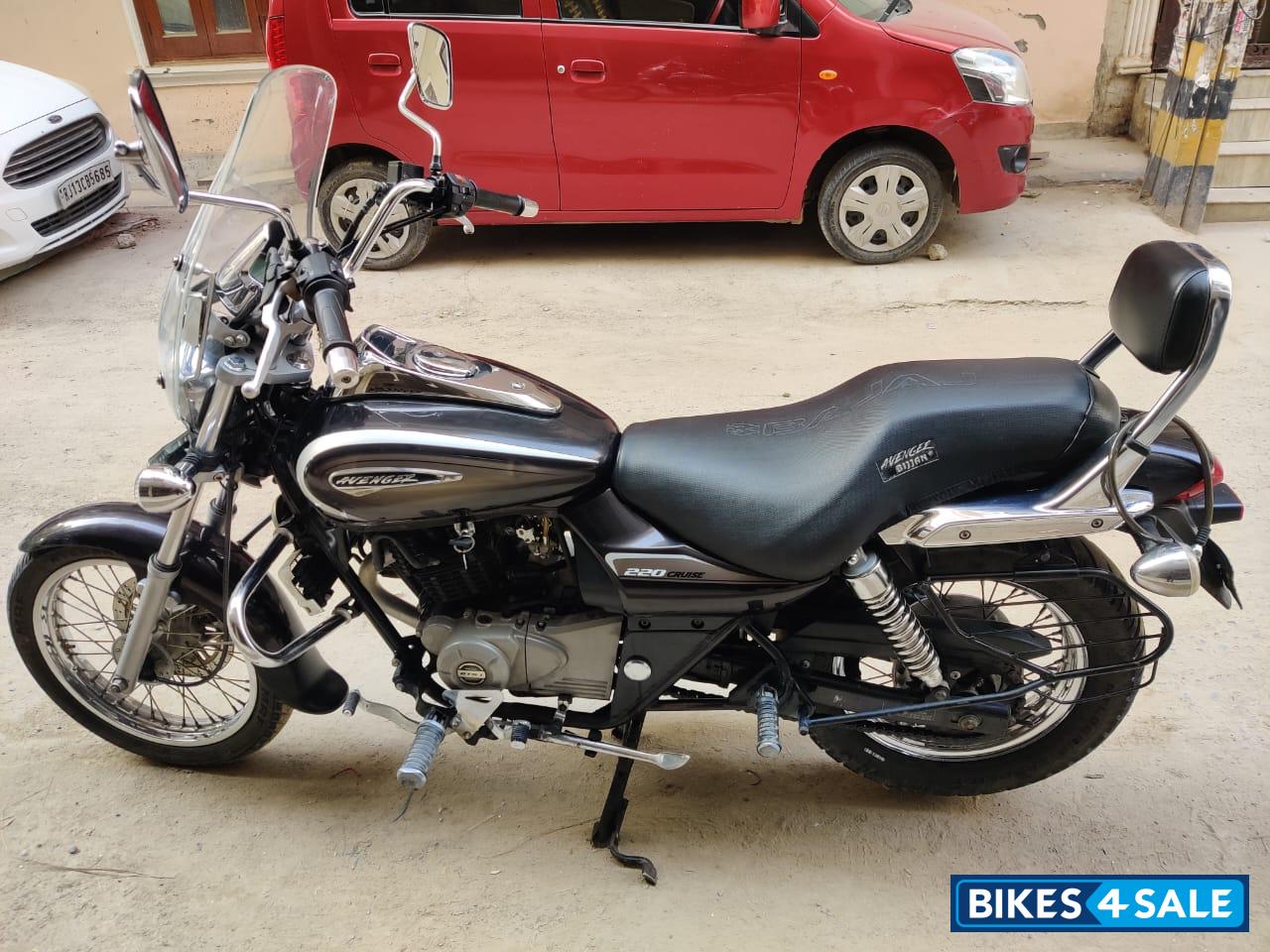 Bajaj Avenger Cruise 220 Bajaj Avenger Cruise 220