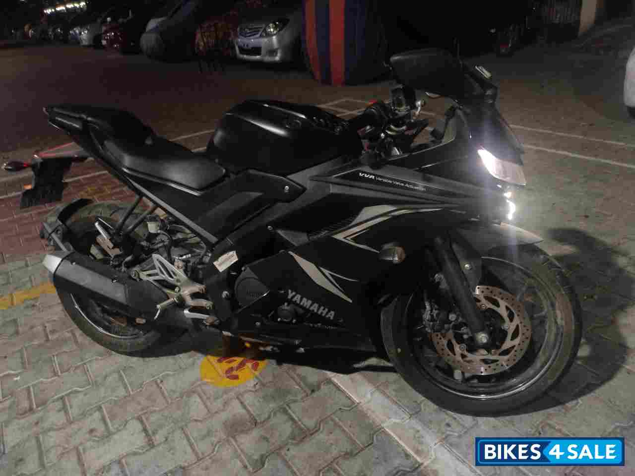 Dark Knight Black Yamaha YZF R15 V3