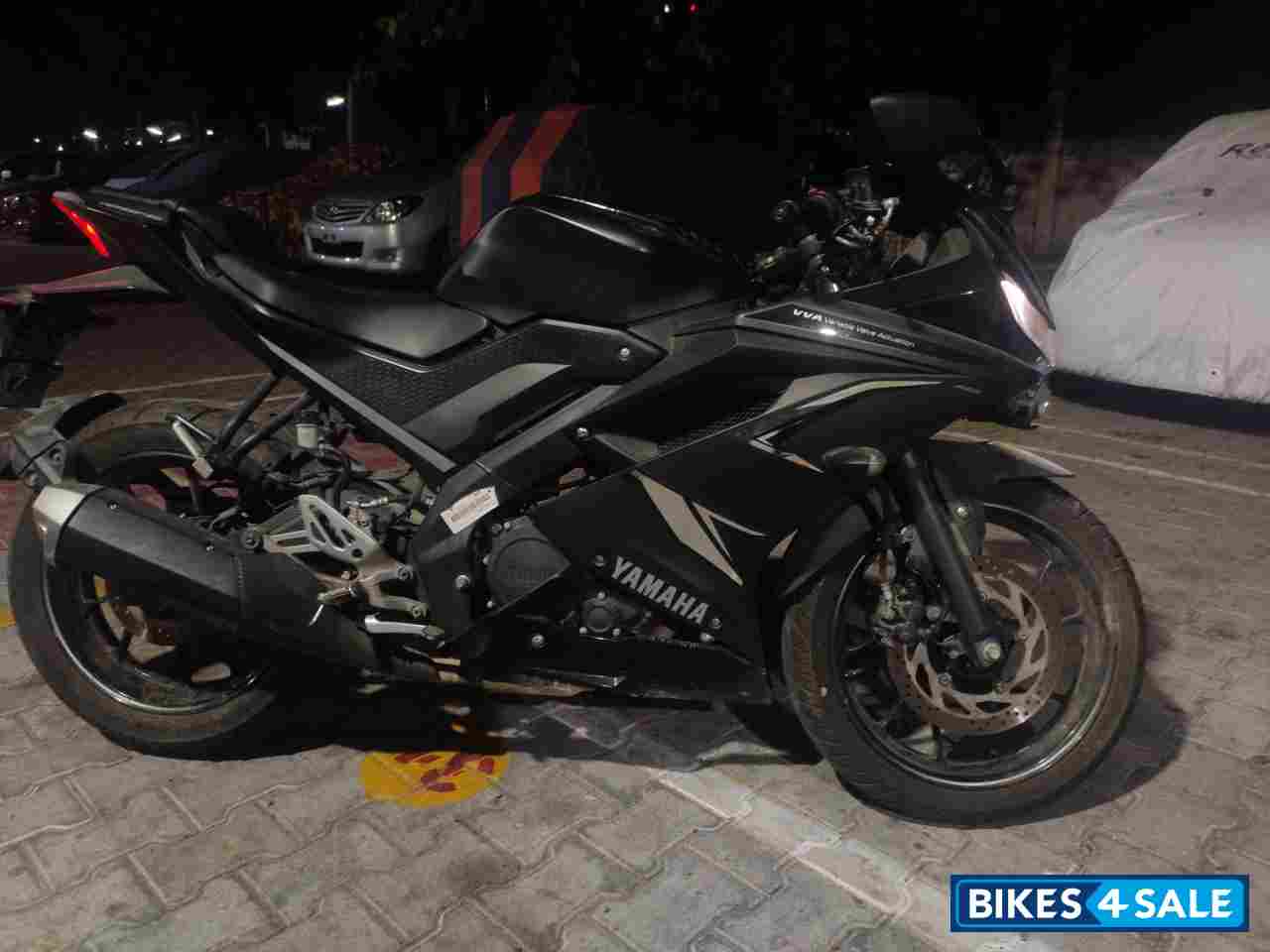 Dark Knight Black Yamaha YZF R15 V3