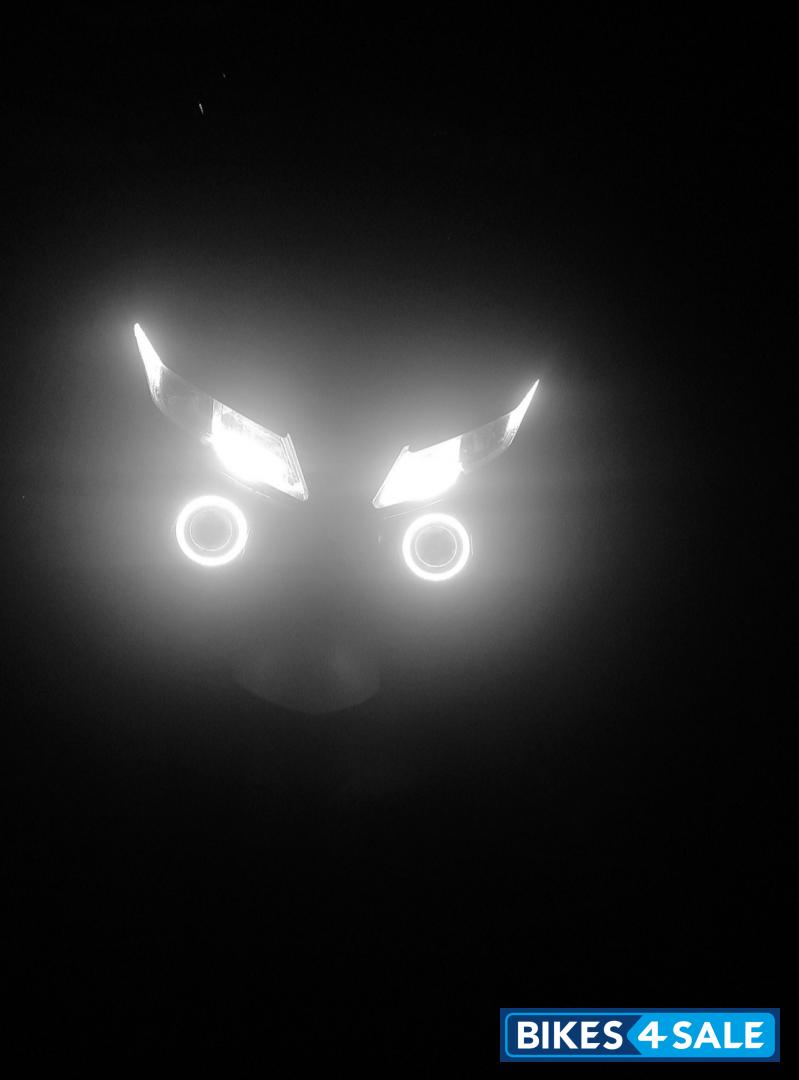 Dark Knight Black Yamaha YZF R15 V3