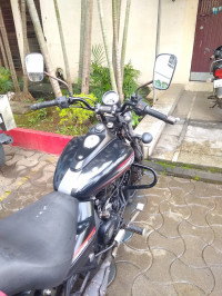 Black Bajaj Avenger Street 220