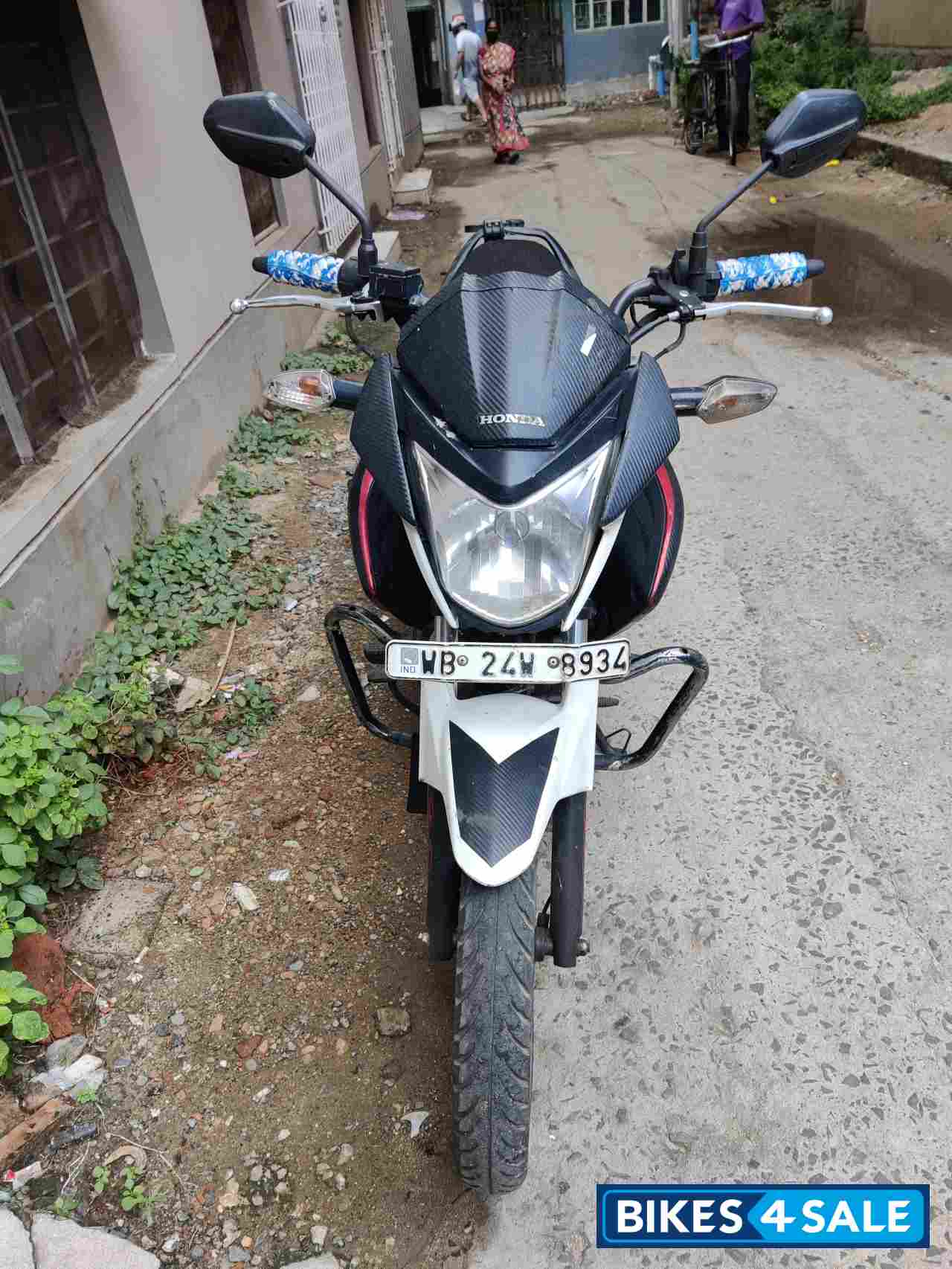 White And Red Honda Unicorn Dazzler