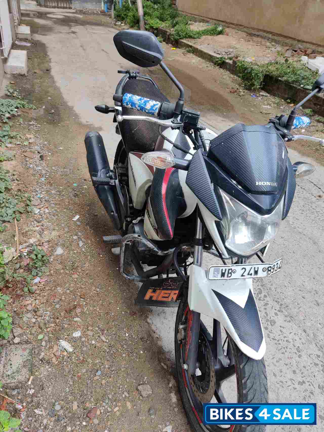 White And Red Honda Unicorn Dazzler