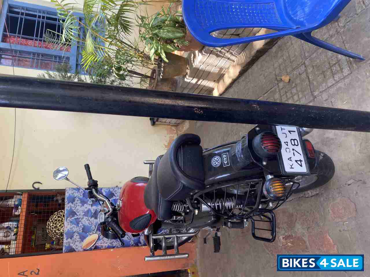 Royal Enfield Classic 350 Redditch Red