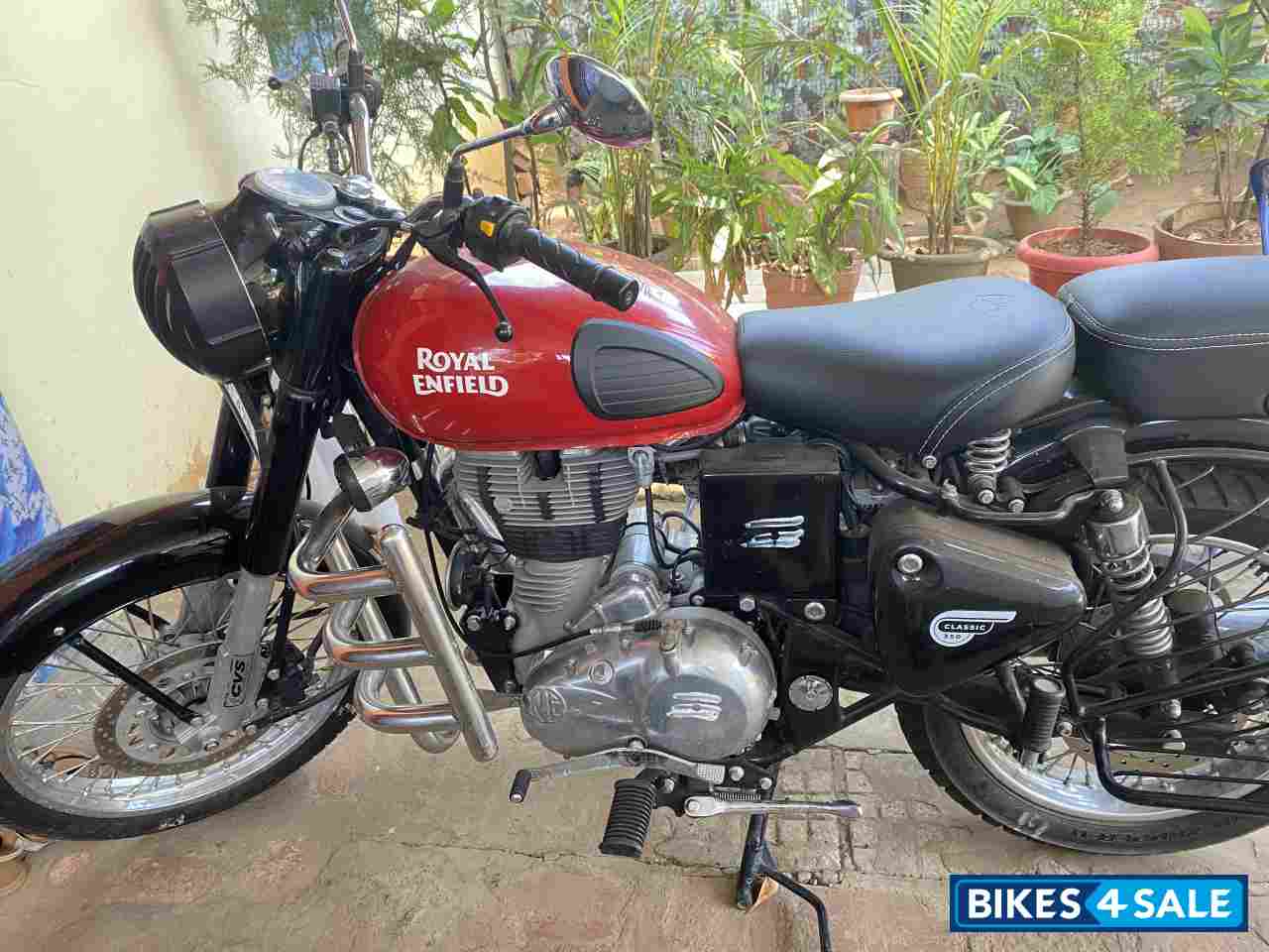 Royal Enfield Classic 350 Redditch Red