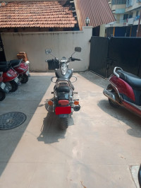Bajaj Avenger 220 DTS-i