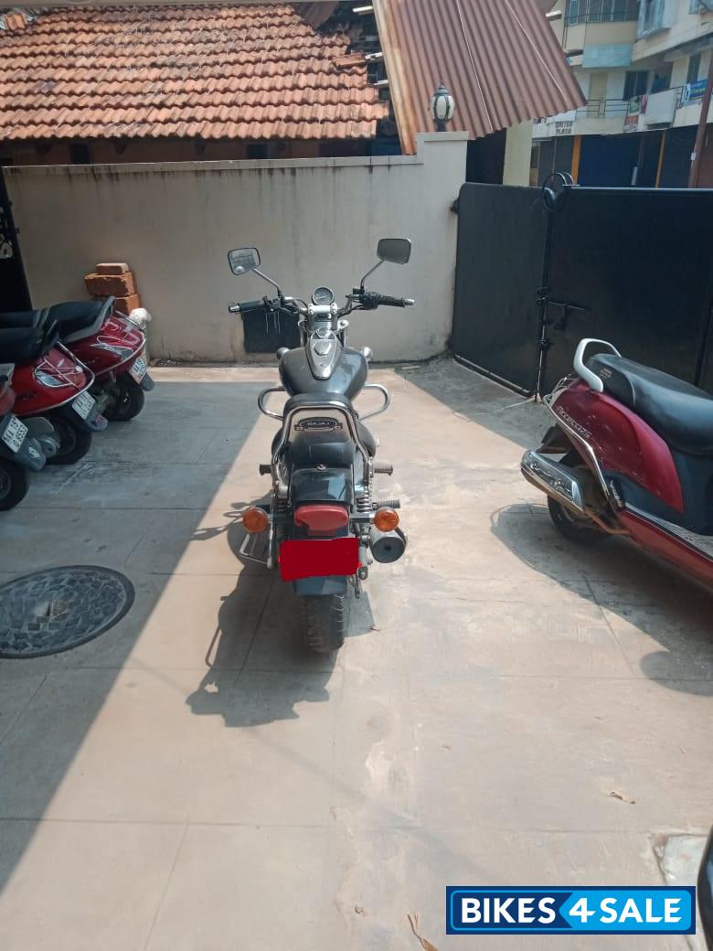 Bajaj Avenger 220 DTS-i