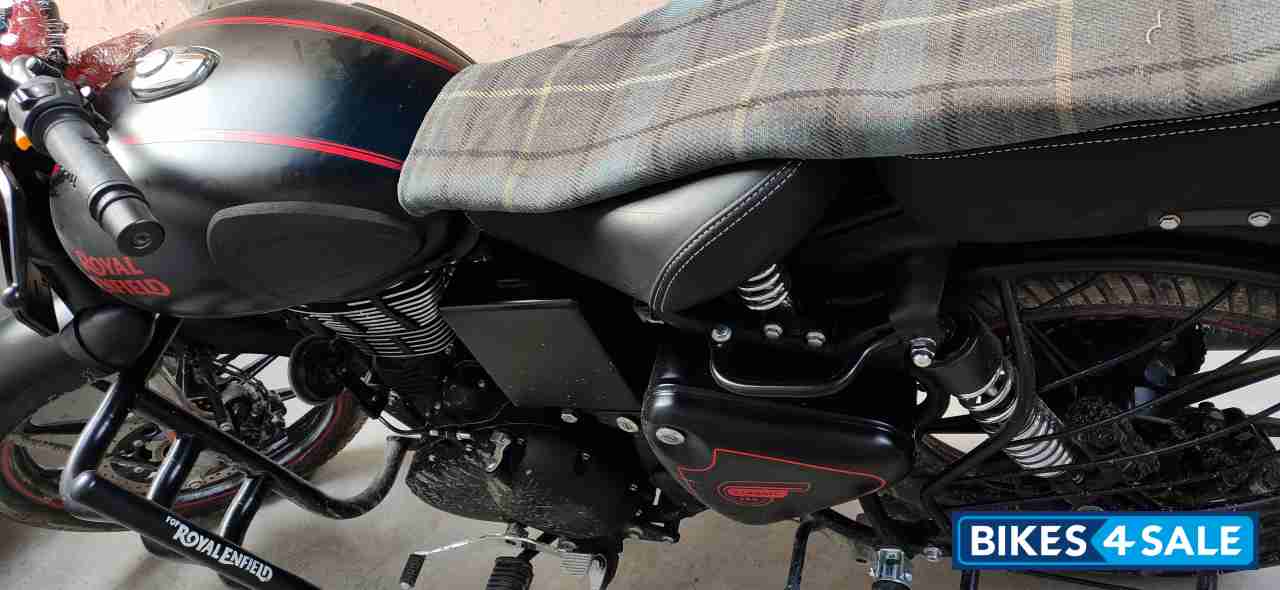 Black Royal Enfield Classic Stealth Black