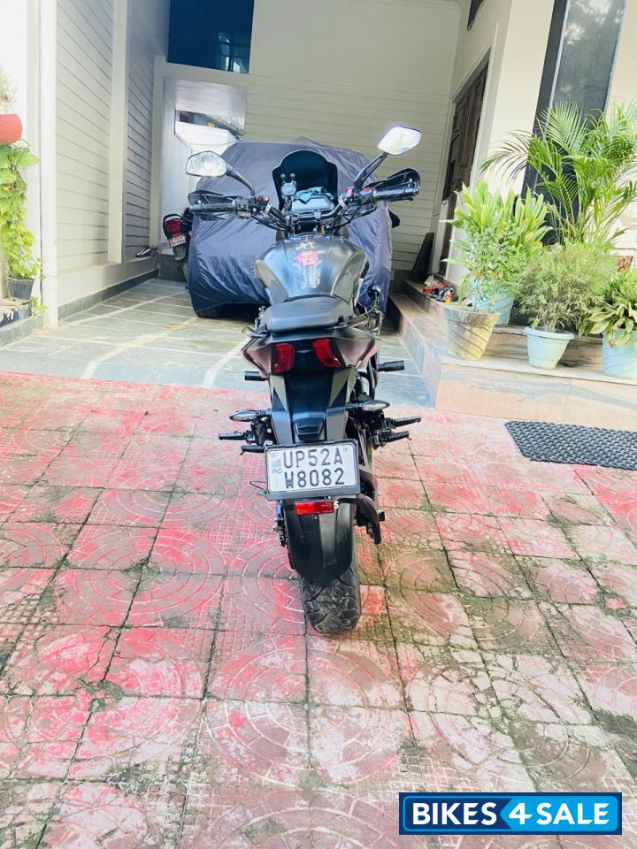 Matte Black Bajaj Dominar 400 Disc
