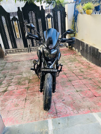 Matte Black Bajaj Dominar 400 Disc