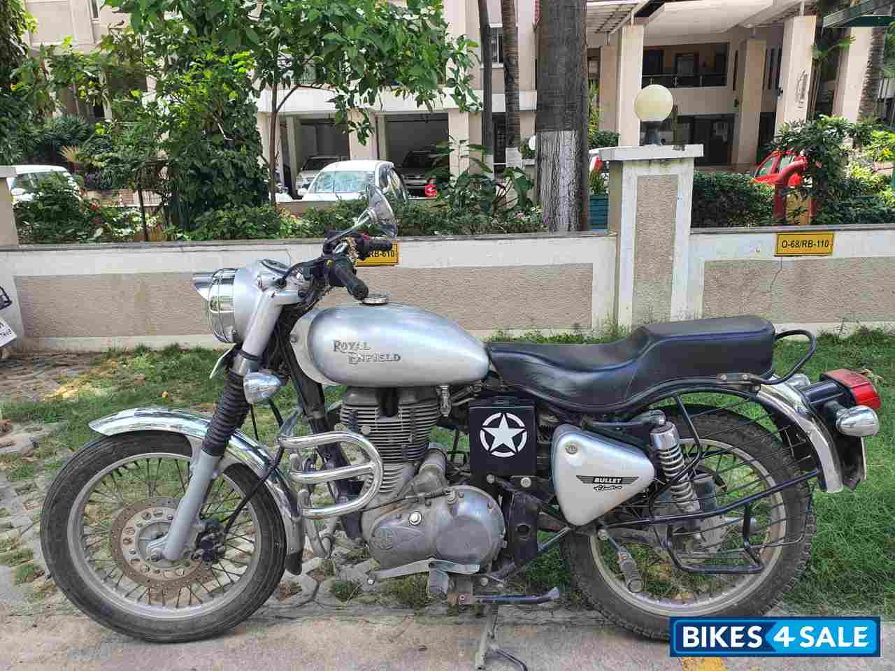 Silver Royal Enfield Bullet Electra Twinspark