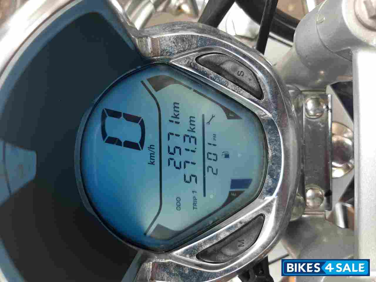 Bajaj Avenger Cruise 220 BS6