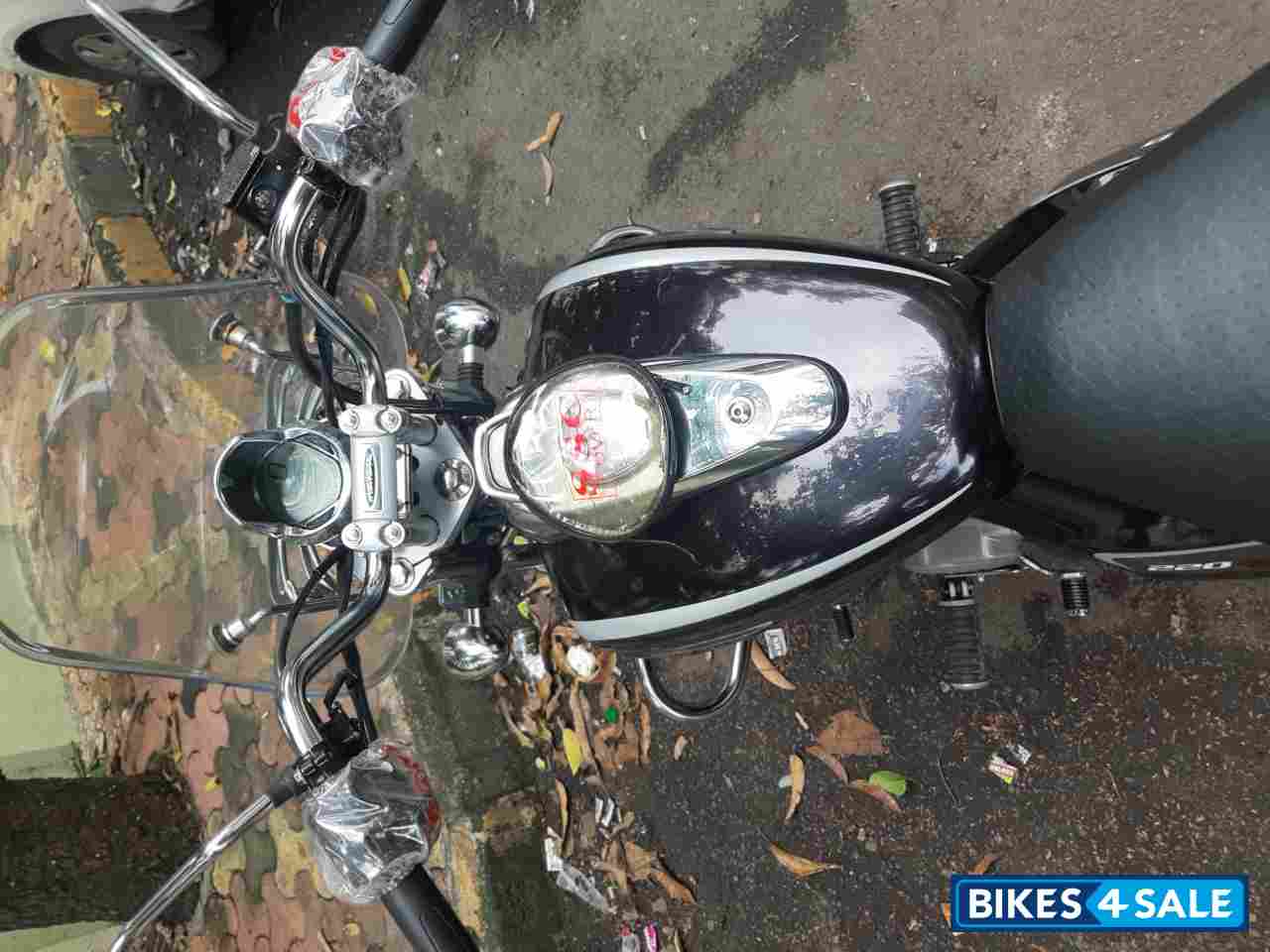 Bajaj Avenger Cruise 220 BS6