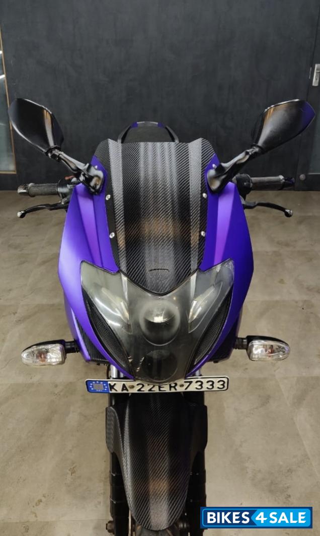 Black Bajaj Pulsar 220F