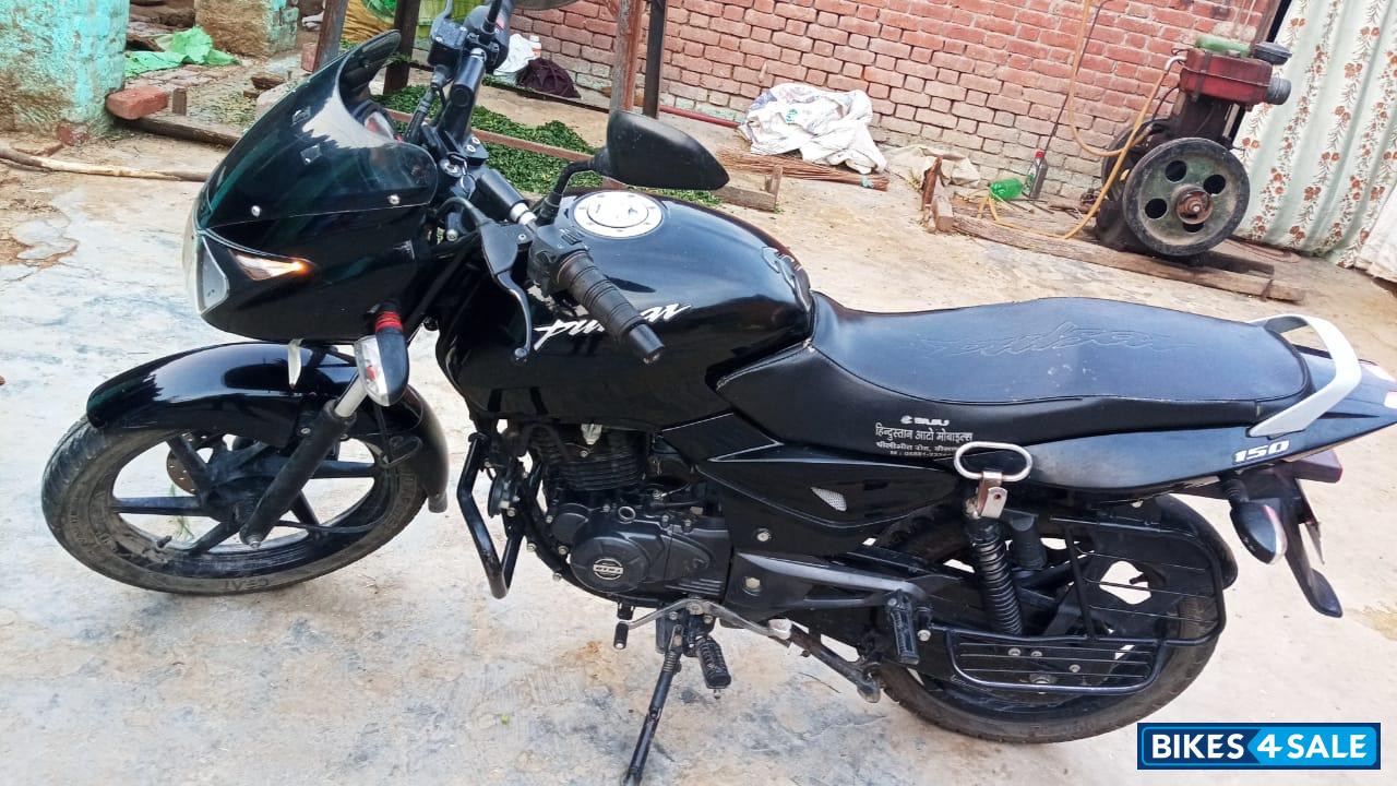 Black Bajaj Pulsar 150 DTSi