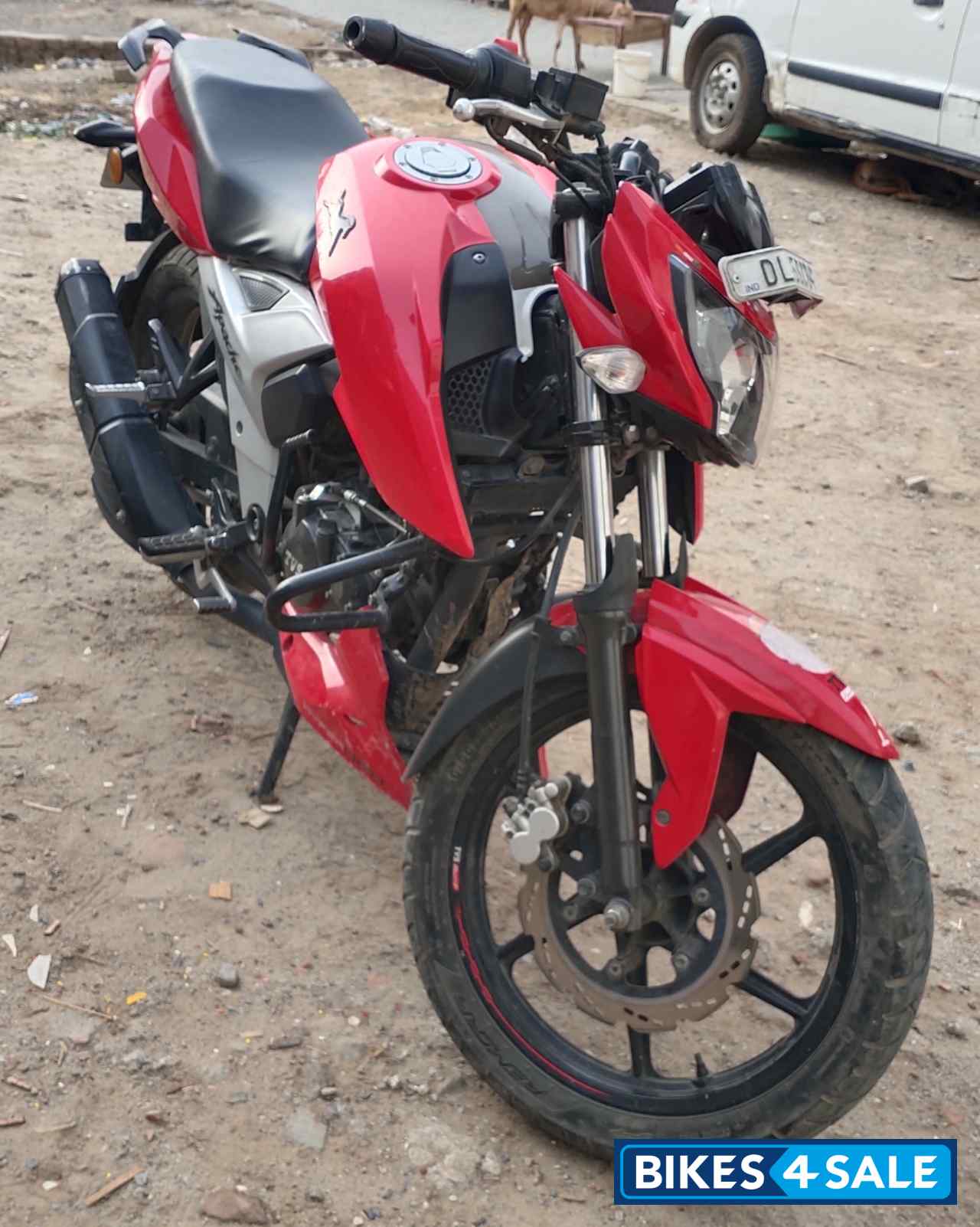 Red TVS Apache RTR 160 4V