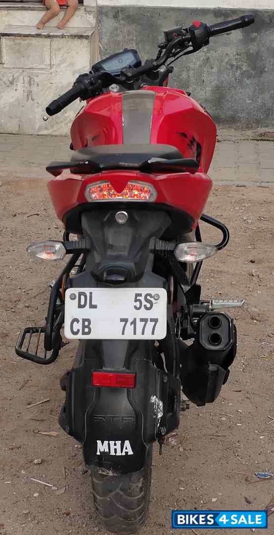 Red TVS Apache RTR 160 4V
