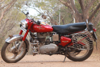 Red Royal Enfield Bullet 350