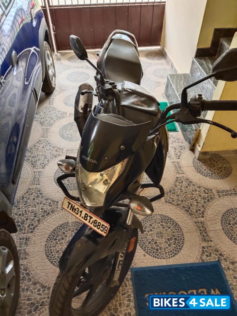 Black Honda CB Unicorn 160