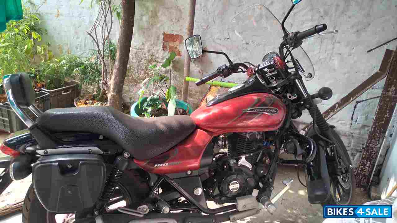 Bajaj Avenger Street 180
