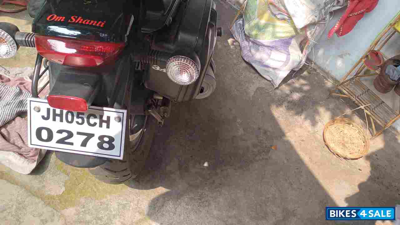 Bajaj Avenger Street 180