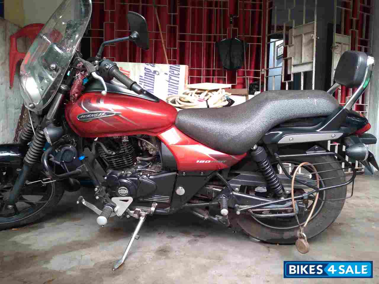 Bajaj Avenger Street 180