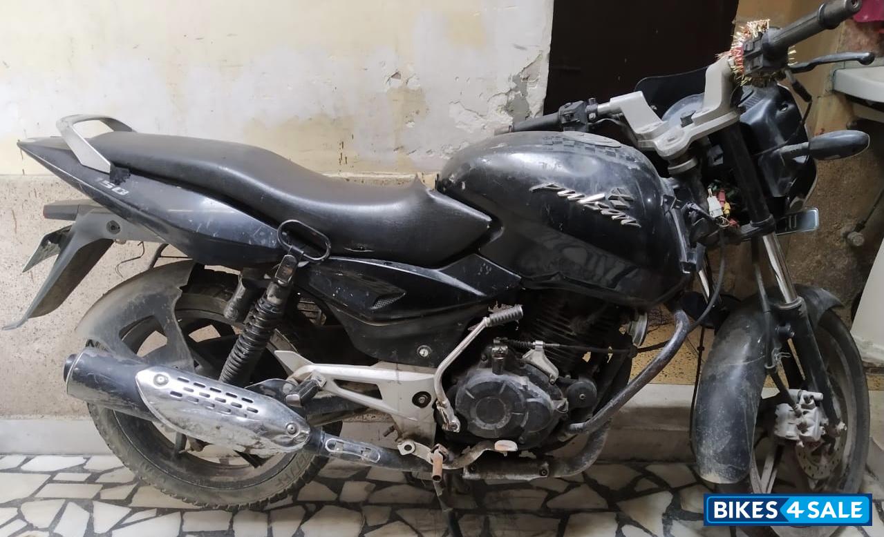 Black Bajaj Pulsar 150