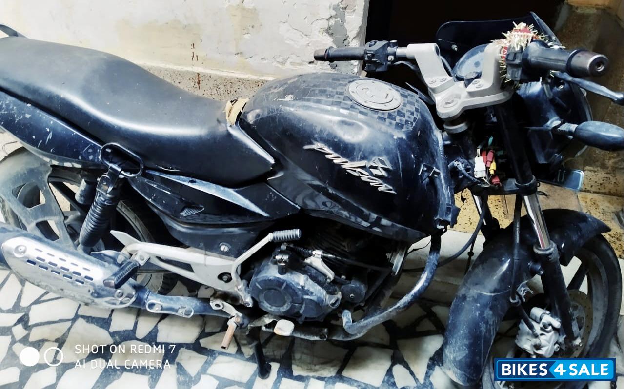 Black Bajaj Pulsar 150