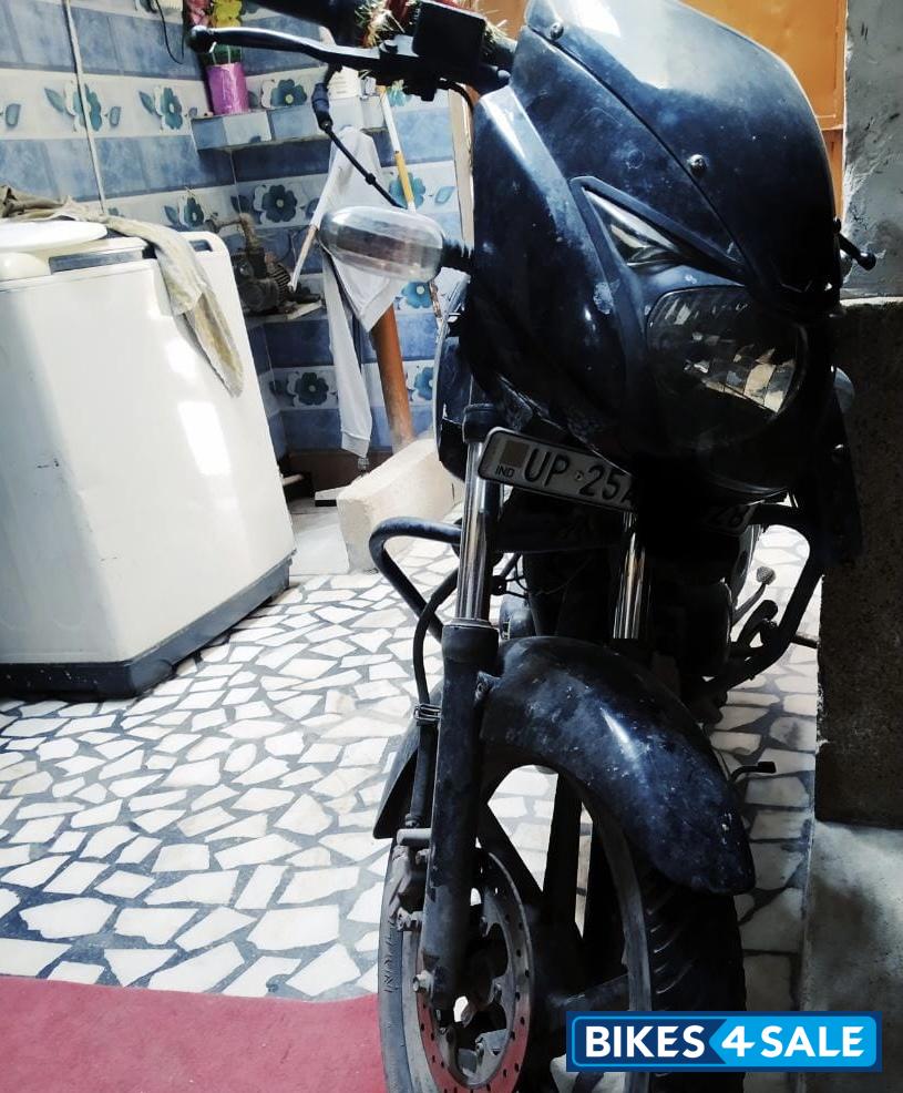 Black Bajaj Pulsar 150