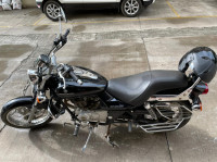 Black Bajaj Avenger 220 DTS-i