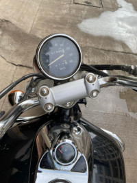 Black Bajaj Avenger 220 DTS-i