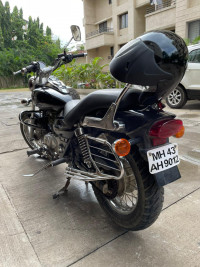 Black Bajaj Avenger 220 DTS-i