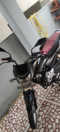 Black Bajaj Platina 100 ES