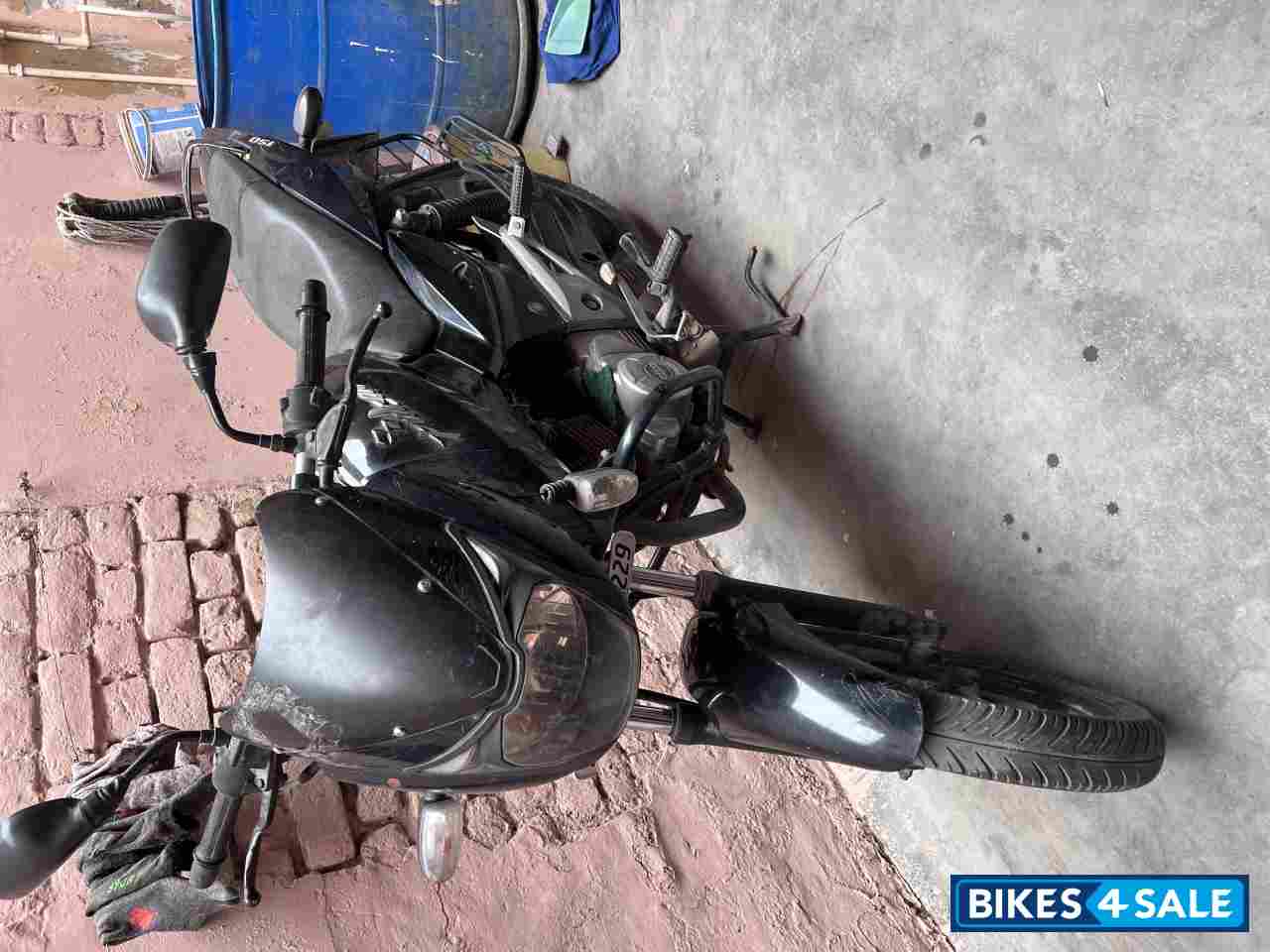 Black Bajaj Pulsar 150