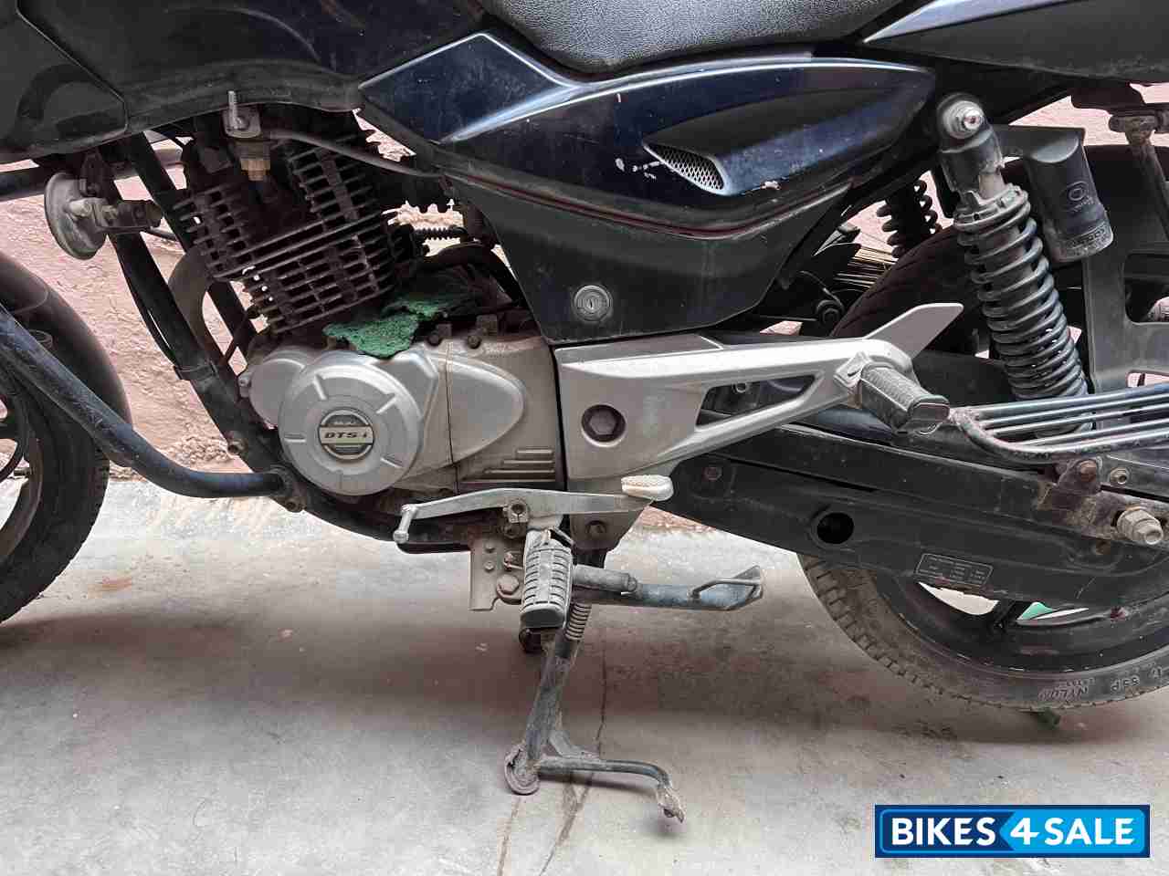 Black Bajaj Pulsar 150