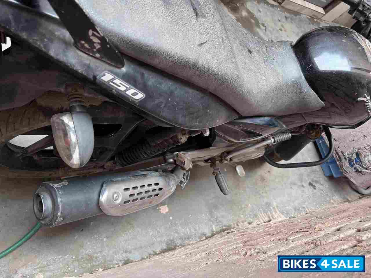 Black Bajaj Pulsar 150