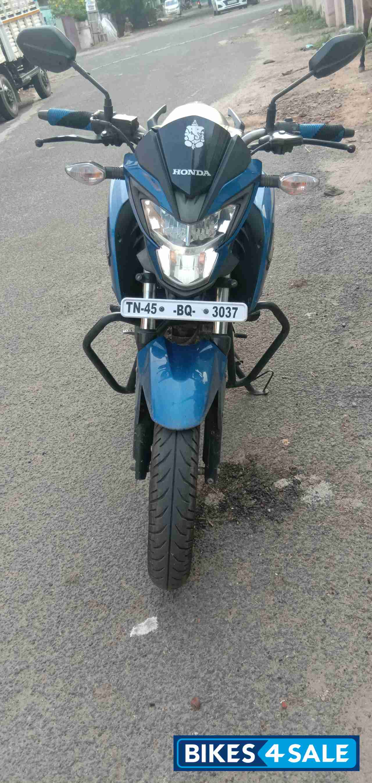 Blue &white Honda CB Hornet 160R ABS