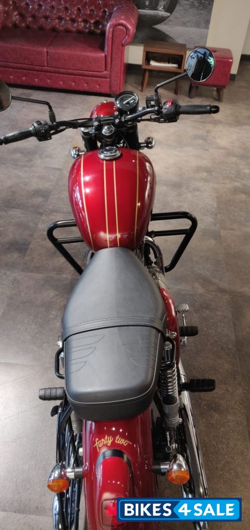 Commet Red Jawa forty two Commet Red Jawa forty two